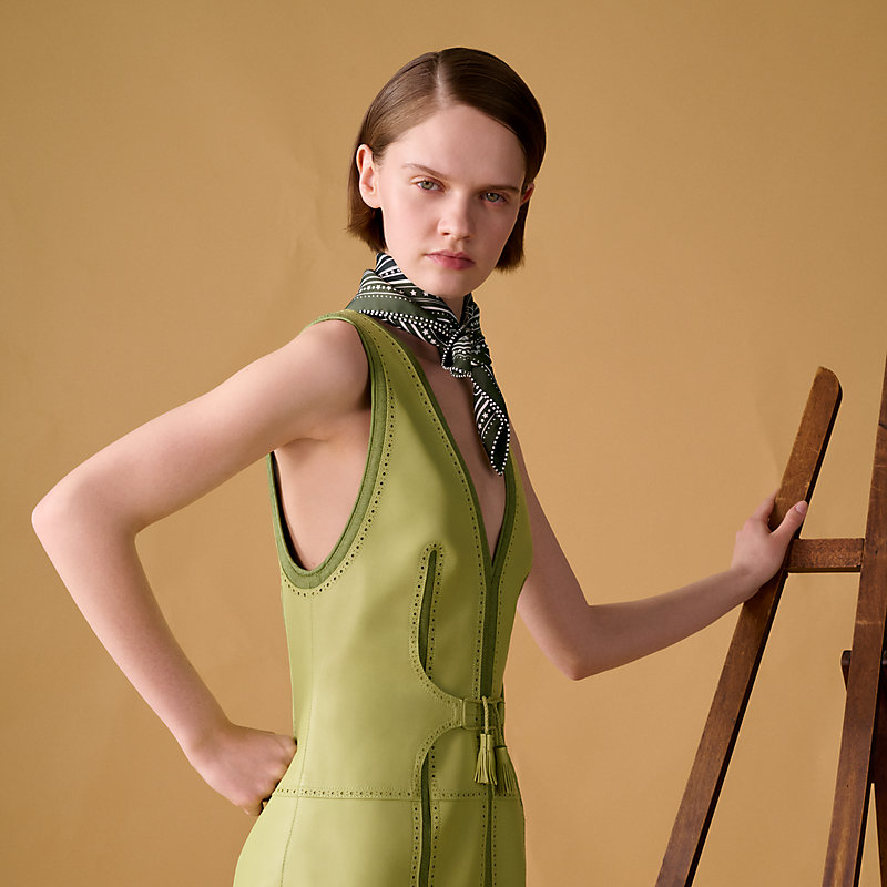 Grand Tralala bandana 55 - Black | Hermès Thailand